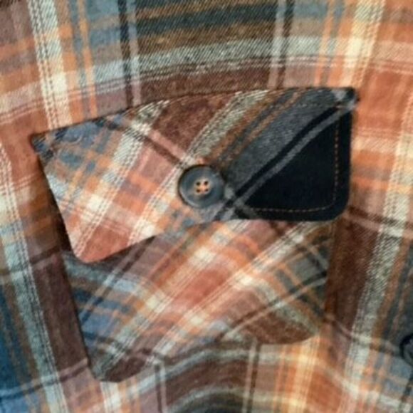 Democracy Women’s Plaid Flannel Shirt Shacket Sz XL Raw Hem Pockets - Picture 3 of 7